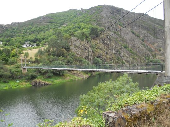 Puente colgante en Riodeporcos